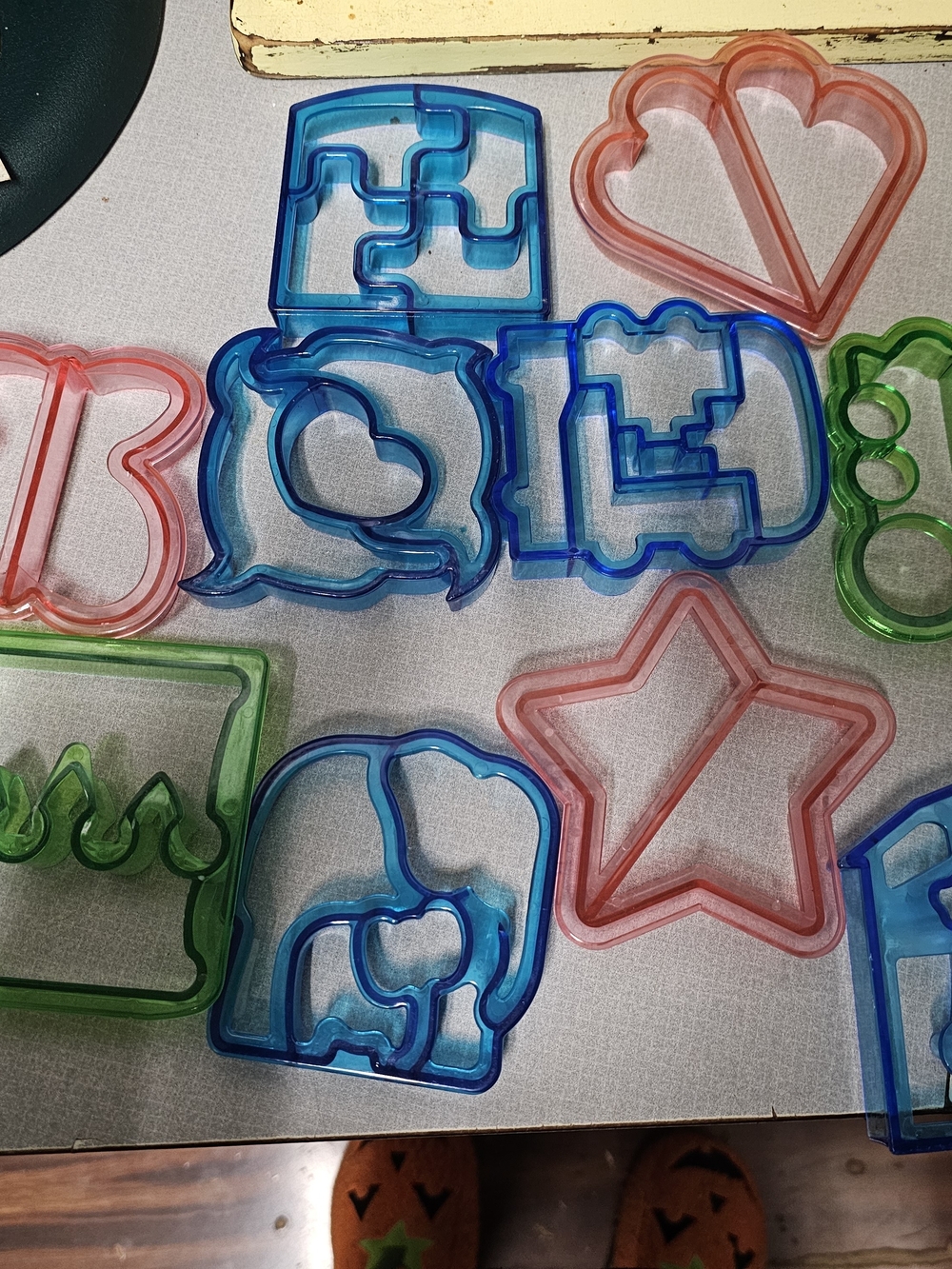 Assorted Blue, Green & Pink Plastic Sandwhich Cutters - Party Shapes